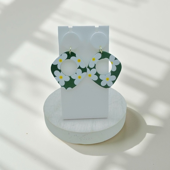 Acrylic Floral Dangle Earrings Style 1 - Picture 1 of 3